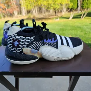 Adidas boost Trae young 2 mid flowers mens Size 9 New without a box.
