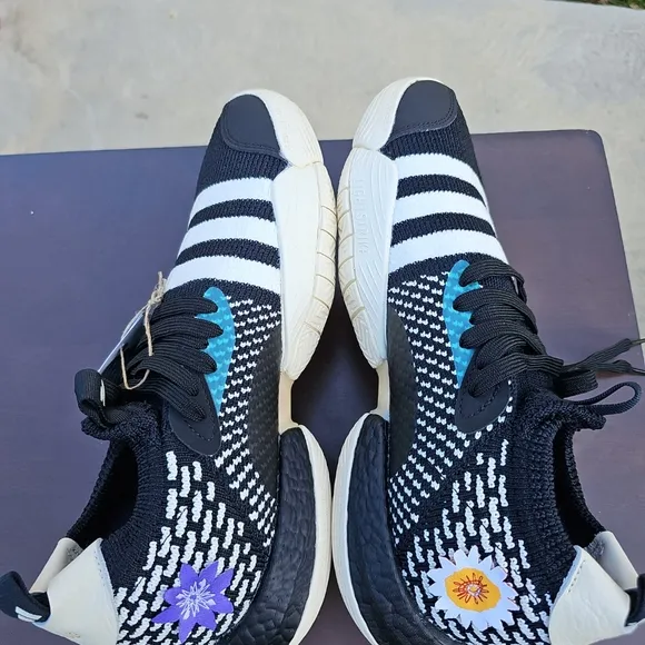 Adidas boost Trae young 2 mid flowers mens Size 9 New without a box.