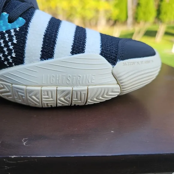 Adidas boost Trae young 2 mid flowers mens Size 9 New without a box.