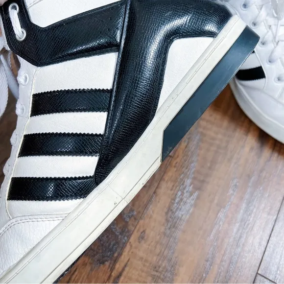 Adidas Originals • Hard Court High 3 basketball shoes white black lace up