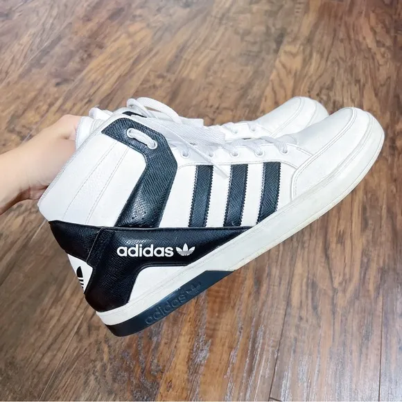 Adidas Originals • Hard Court High 3 basketball shoes white black lace up