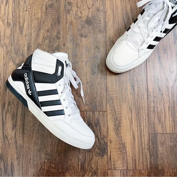 Adidas Originals • Hard Court High 3 basketball shoes white black lace up