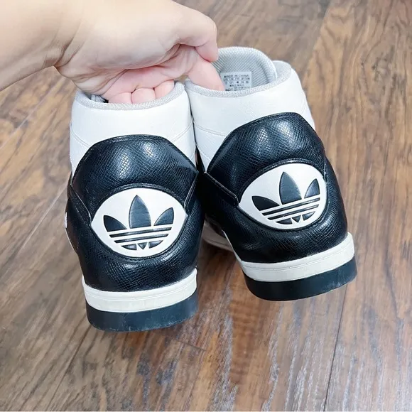 Adidas Originals • Hard Court High 3 basketball shoes white black lace up