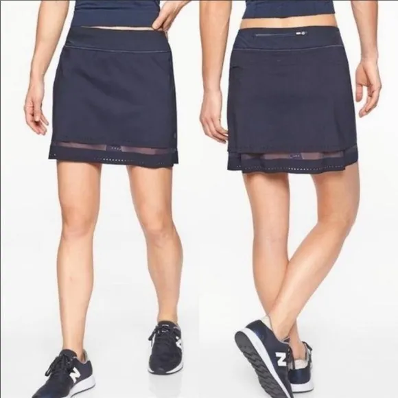 Athleta Laser and Mesh Run Skort in Black Size Small
