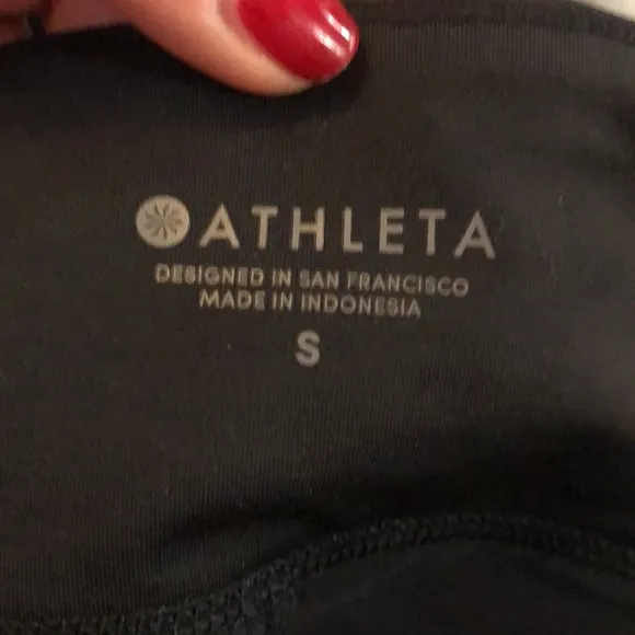Athleta Laser and Mesh Run Skort in Black Size Small