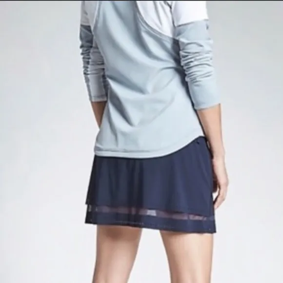 Athleta Laser and Mesh Run Skort in Black Size Small