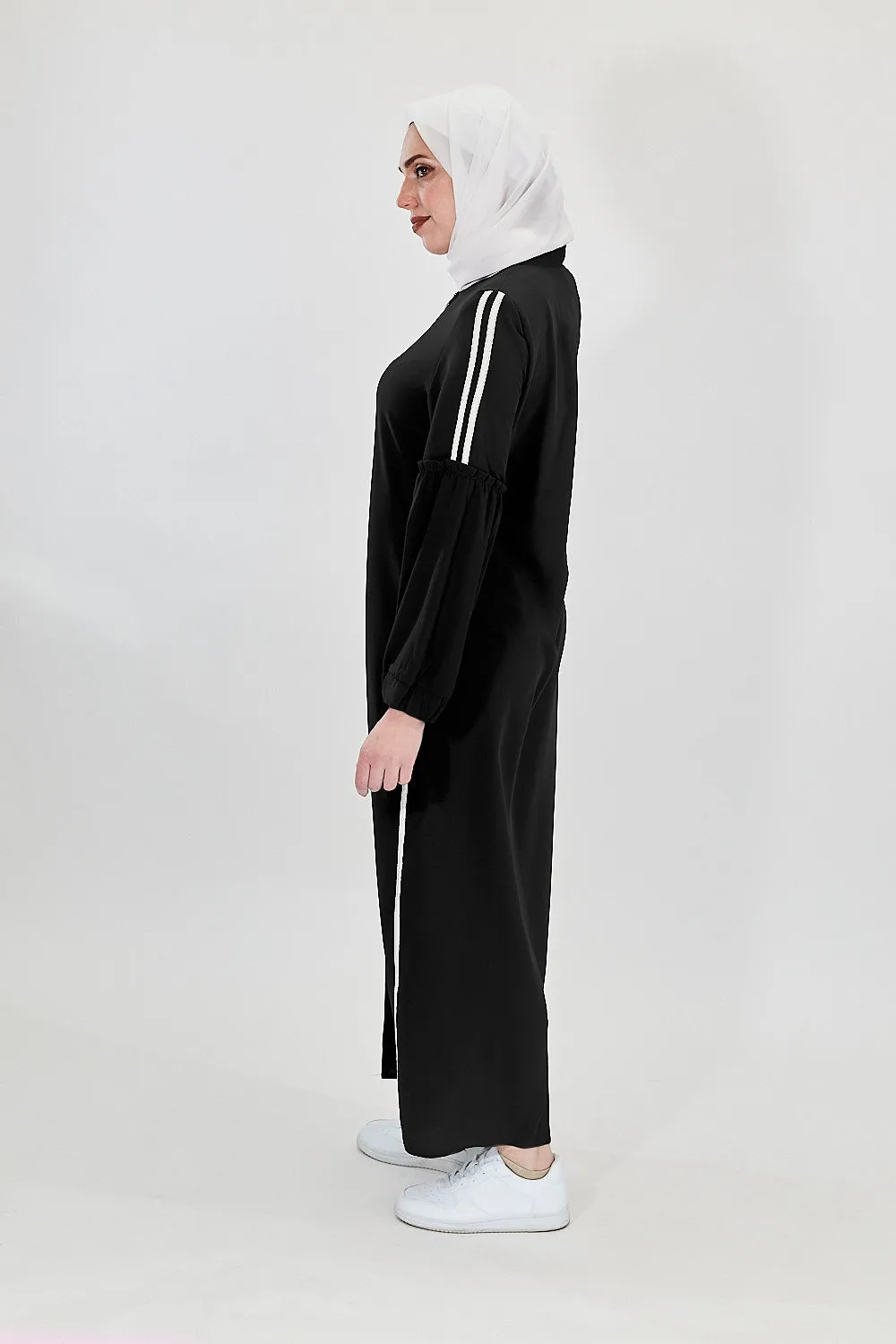 Athletic Elegance Modest Turkish Jilbab | Black