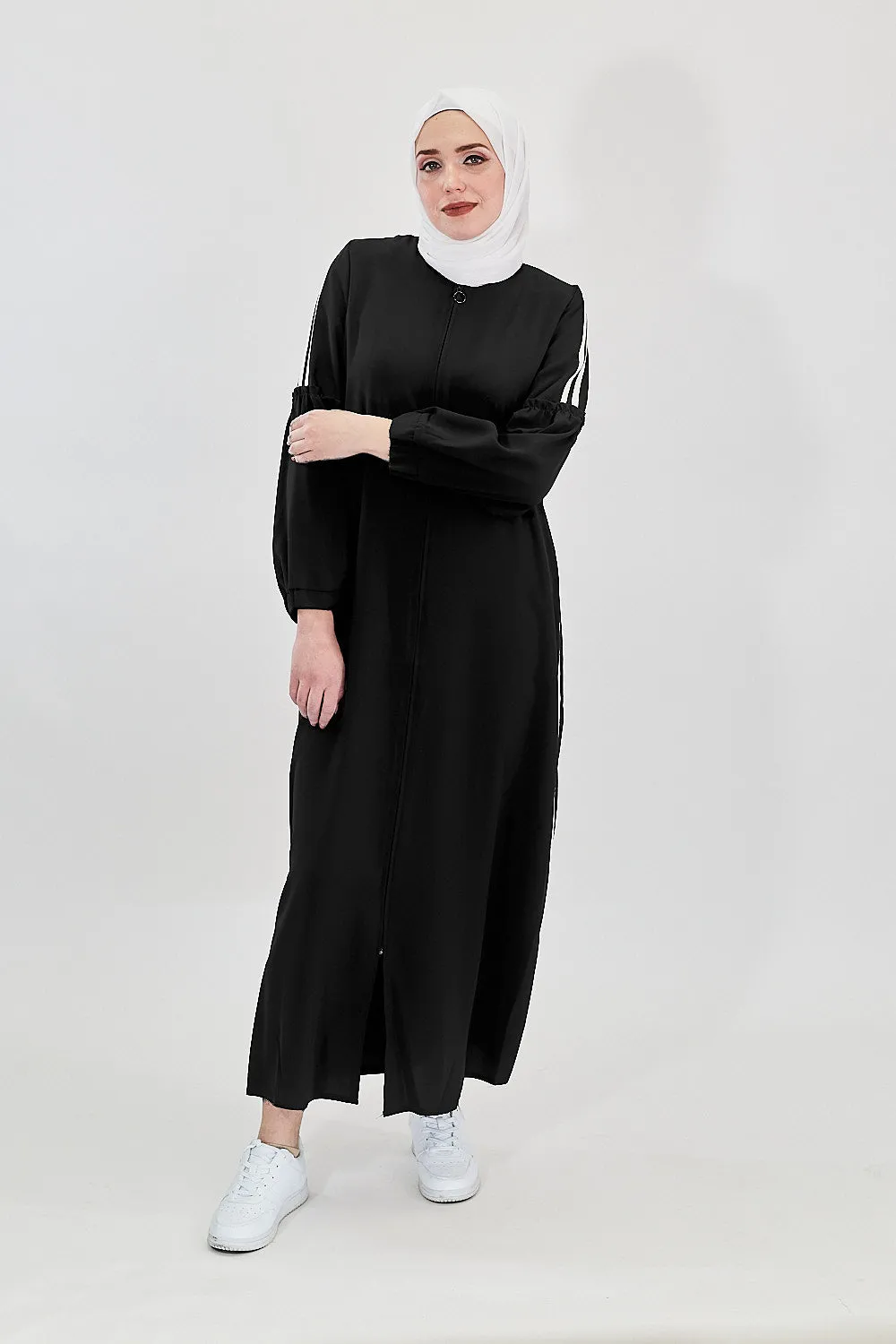 Athletic Elegance Modest Turkish Jilbab | Black