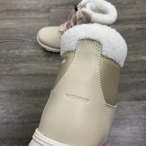 Columbia Moritza Boot Big Kids' Girls Size 6 Ancient Fossil Beige Winter Snow
