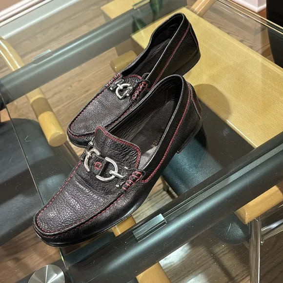 DONALD J PLINER LEATHER SLIP-ONS