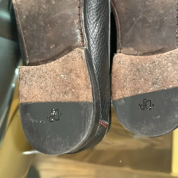 DONALD J PLINER LEATHER SLIP-ONS