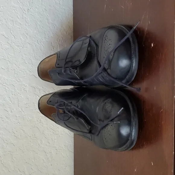EUC. Johnston &amp; Murphy Black Oxfords, Signature Series, 9.5M, Made in It…