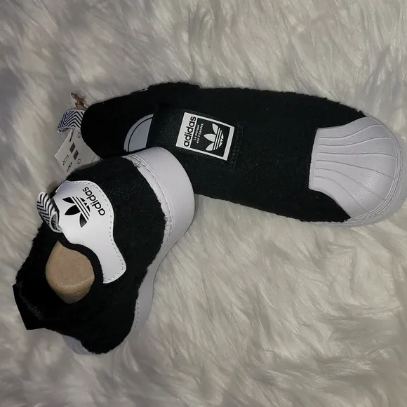Kids Adidas NWT Size 2