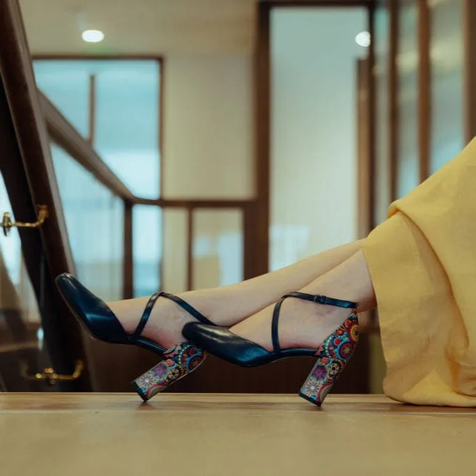 Kylie - Navy & Signature Print