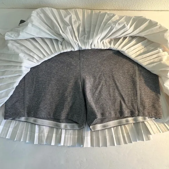 Lululemon Pleat to Street Tennis Skirt Athletic Skort Size 10 White Gray