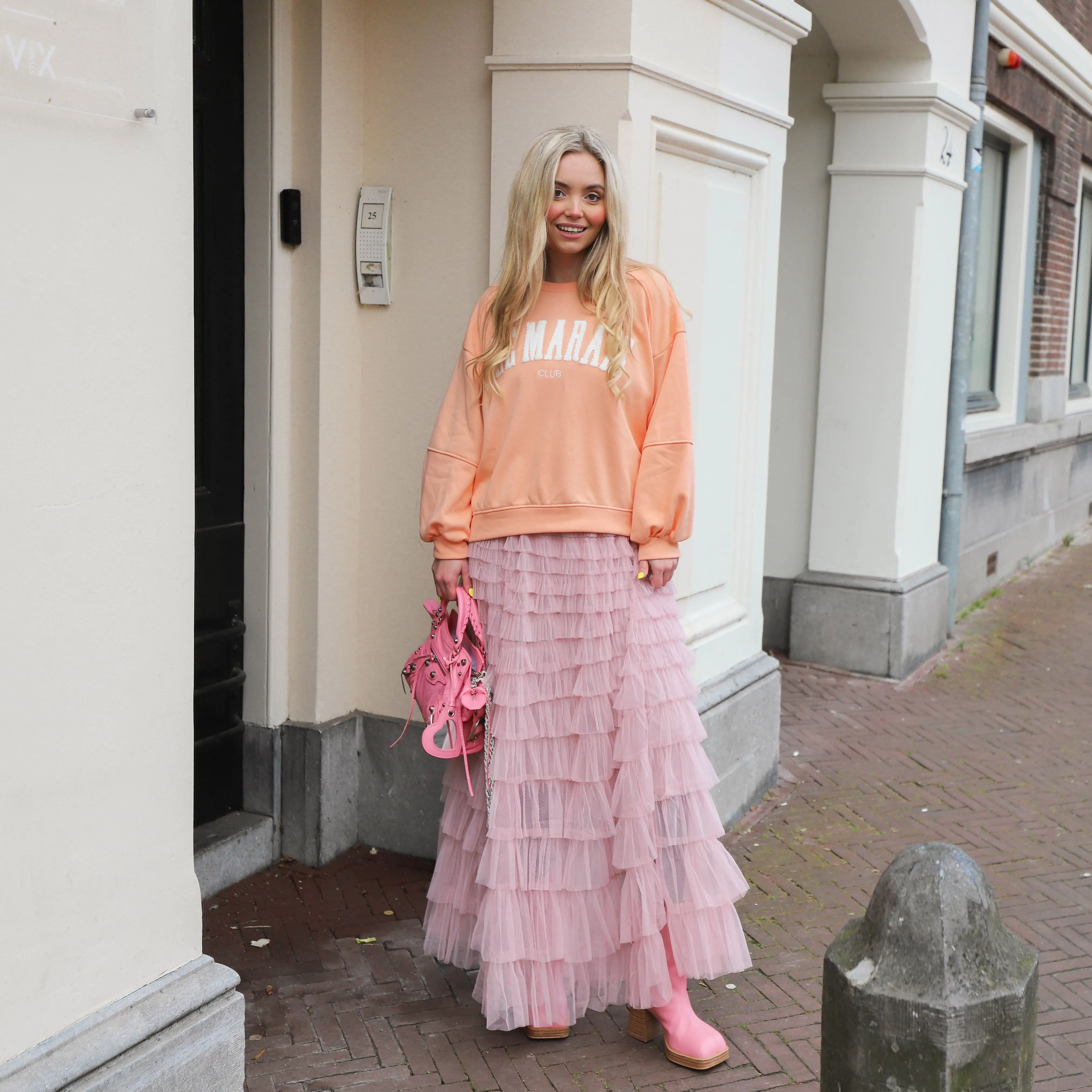 Marais sweater peach
