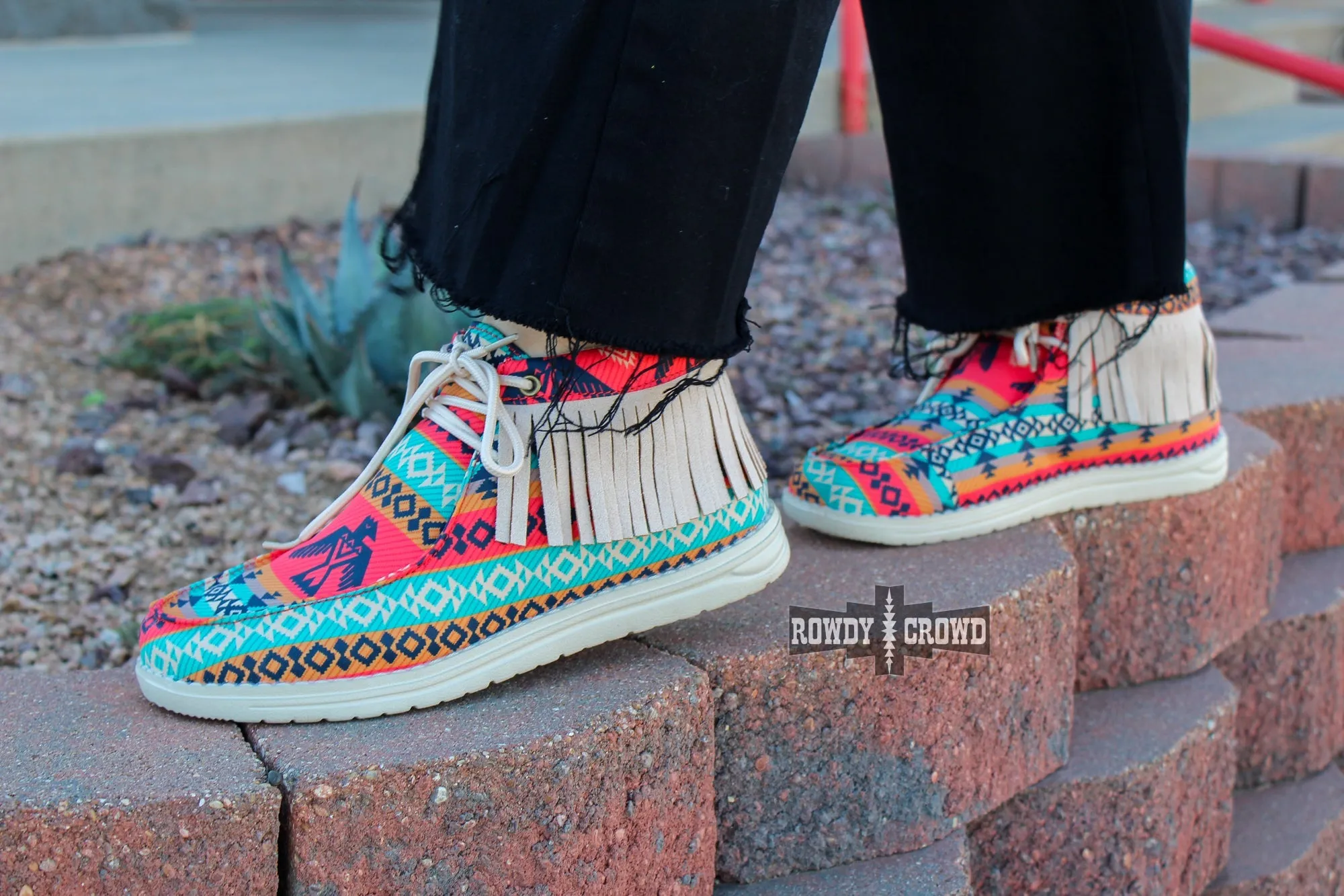 Maverick Mid Rise Shoes