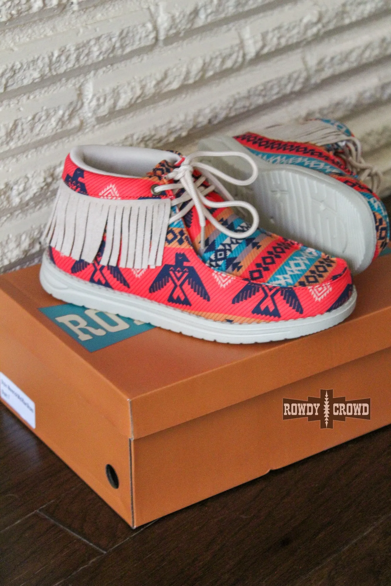 Maverick Mid Rise Shoes