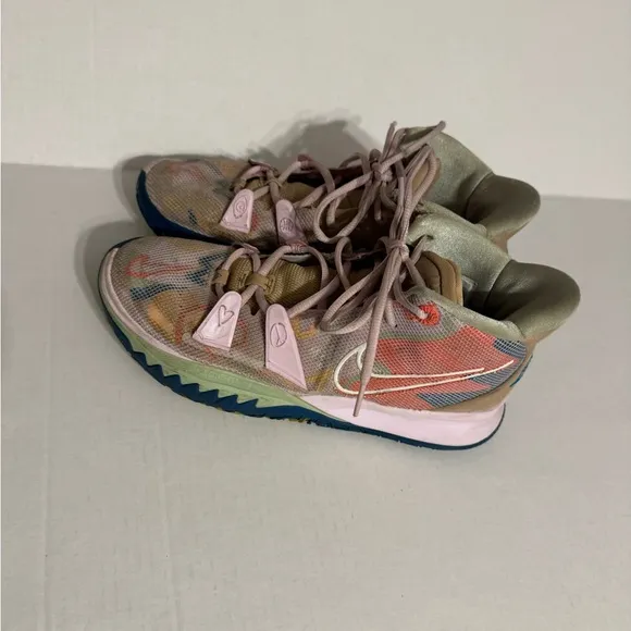 Nike Kyrie 7 1 World 1 People Regal Pink Global Statement Basketball Shoe Men 10