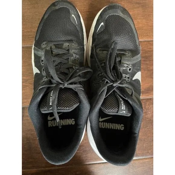 Nike Quest 4 black mens running athletic shoes size 8
