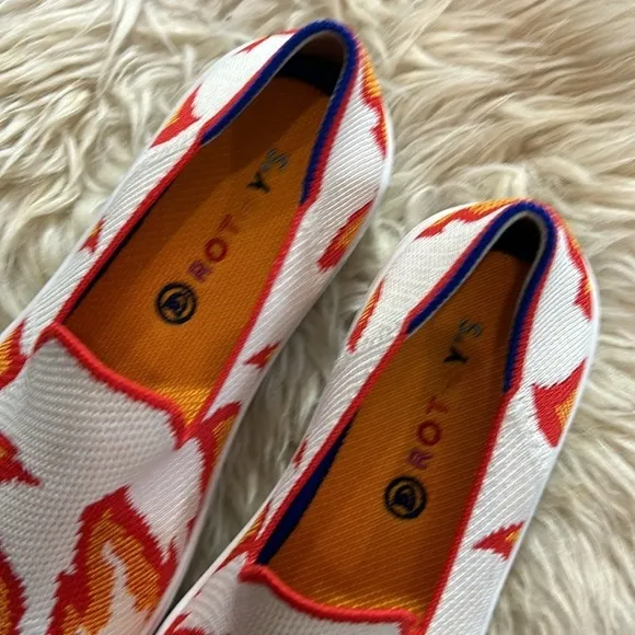Rothy’s Sneakers fire blaze flame slip on shoes kids size 4 new without box