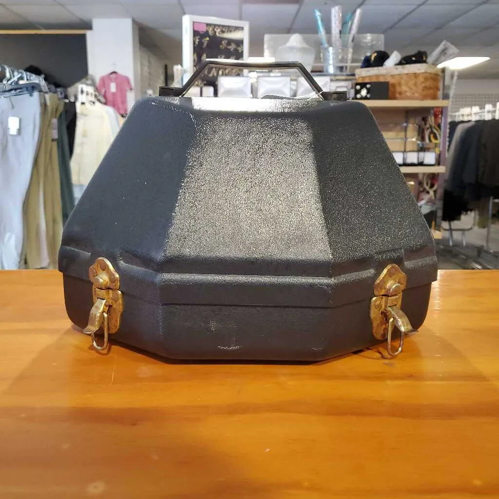 Single Hat Carriers