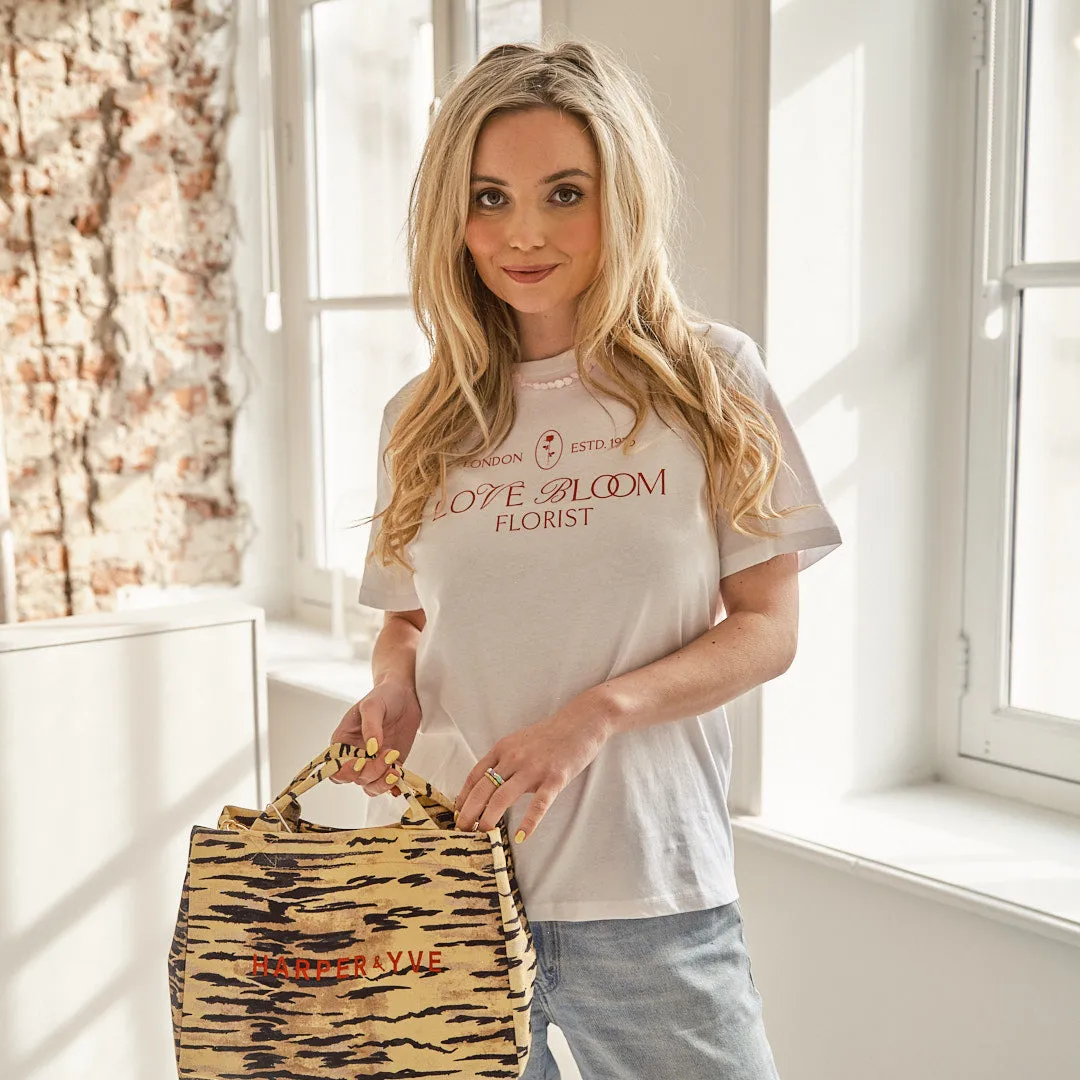 Skylar tee bright white love bloom