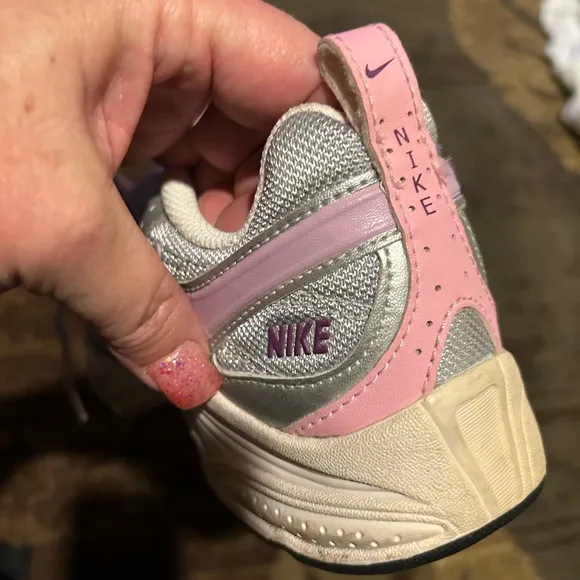 Super stylish Nike Silver &amp; Pink Athletic Shoes, Youth size 5Y - Women’s size 7