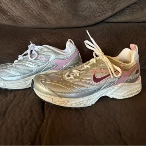 Super stylish Nike Silver &amp; Pink Athletic Shoes, Youth size 5Y - Women’s size 7