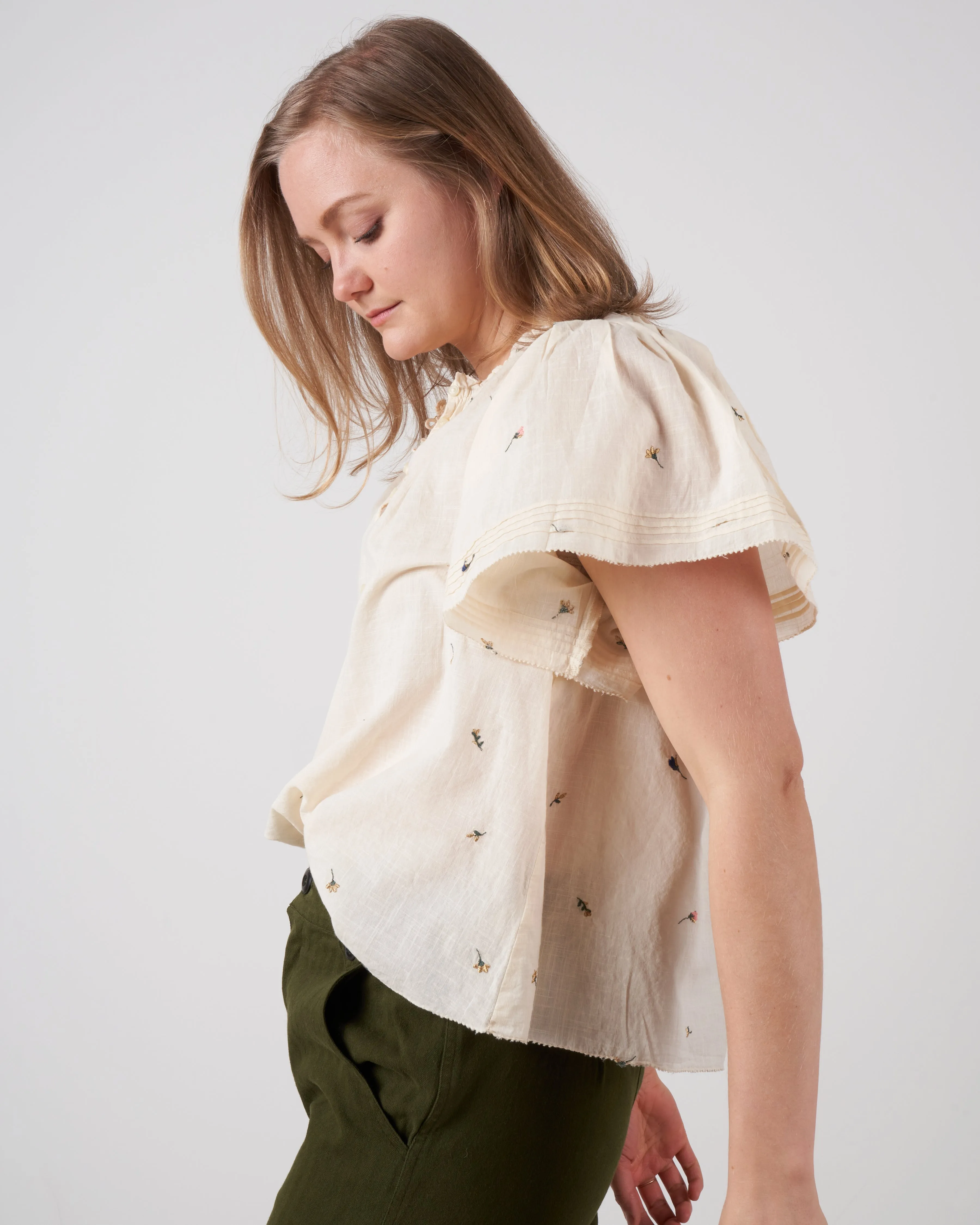the flutter sleeve chime top - cream