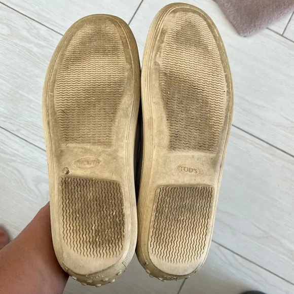Tod's slip ons