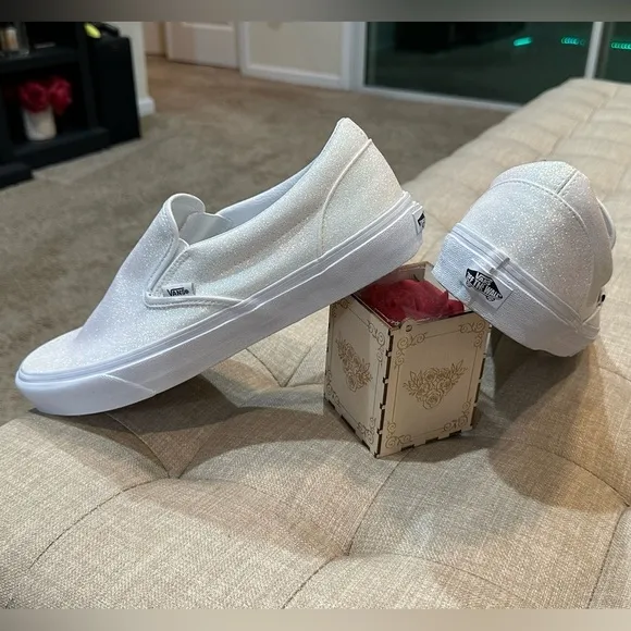 Vans Classic Slip-On Glitter White Men’s 13/Women’s 14.5 NWOB - Hard to Find!