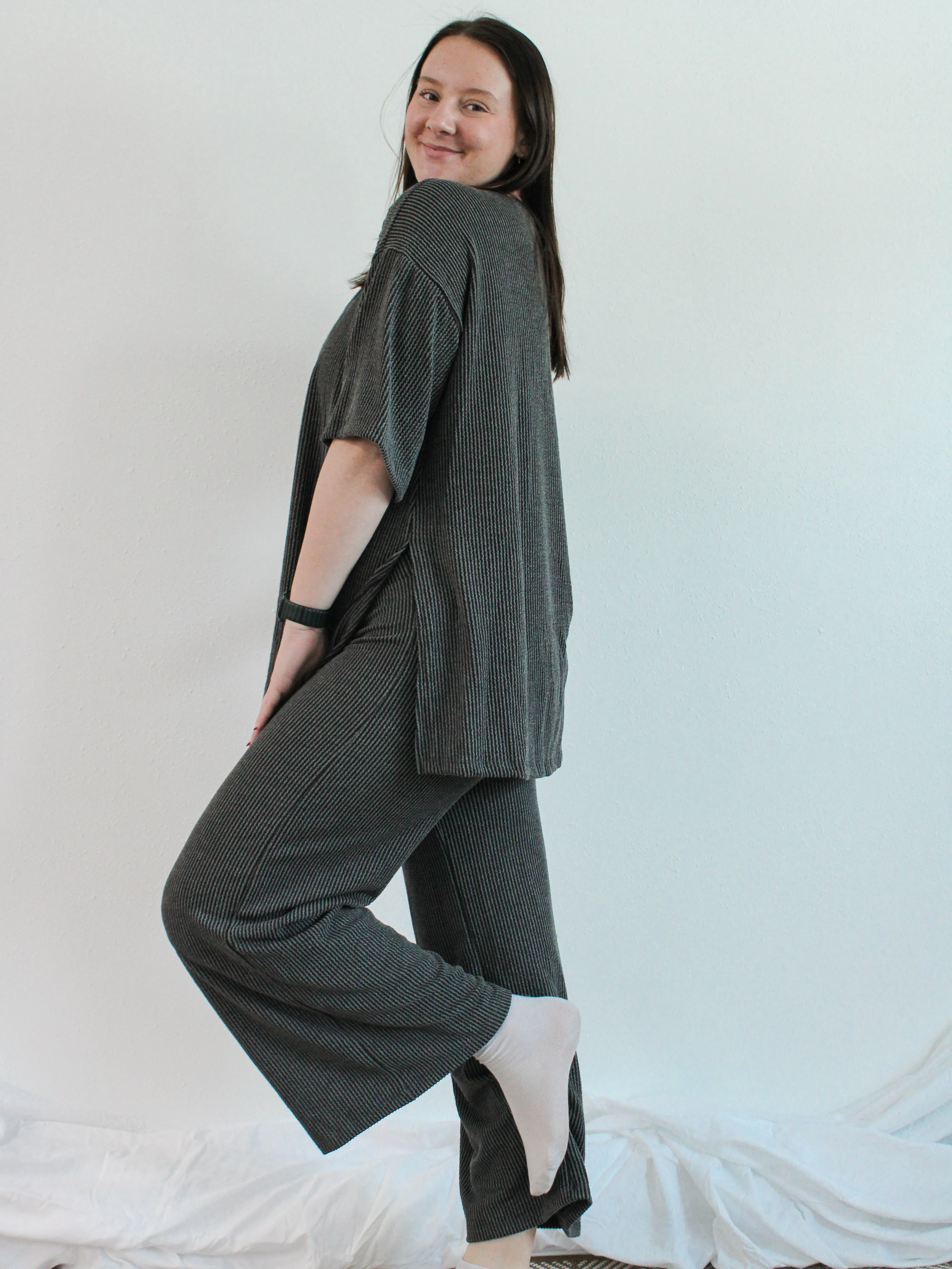 VEDA RIBBED 2-PIECE LOUNGE SET BY IVY & CO