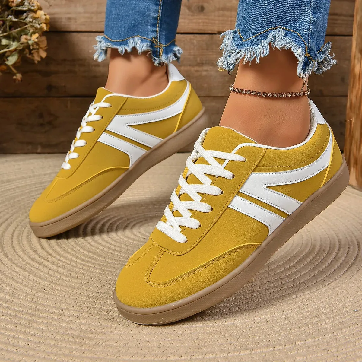 Women Casual Walking Shoes New 2025 Autumn Flat Lace Up High Quality Sneakers Fashion Wild Flat Sole Loafers Women Sports Shoes