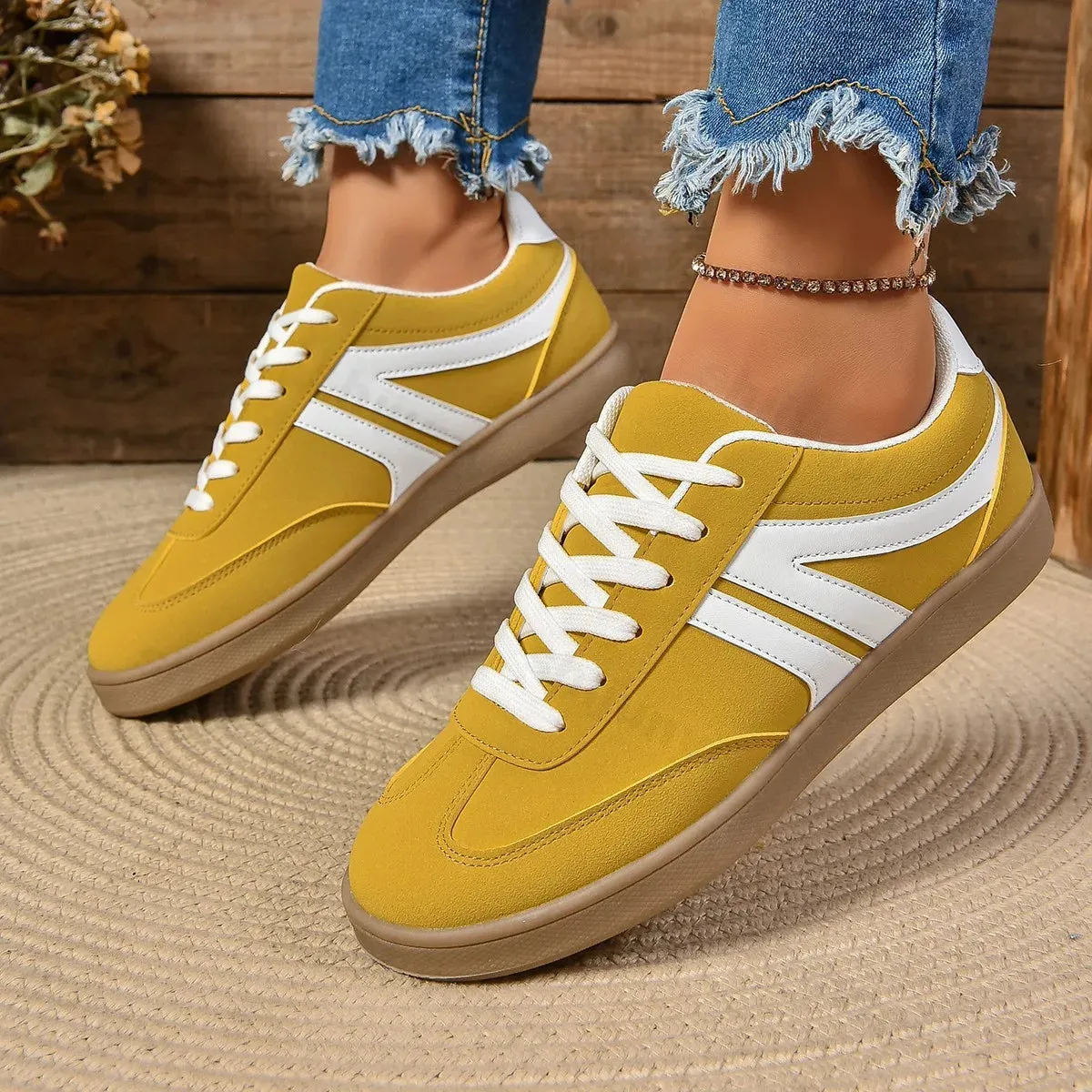 Women Casual Walking Shoes New 2025 Autumn Flat Lace Up High Quality Sneakers Fashion Wild Flat Sole Loafers Women Sports Shoes