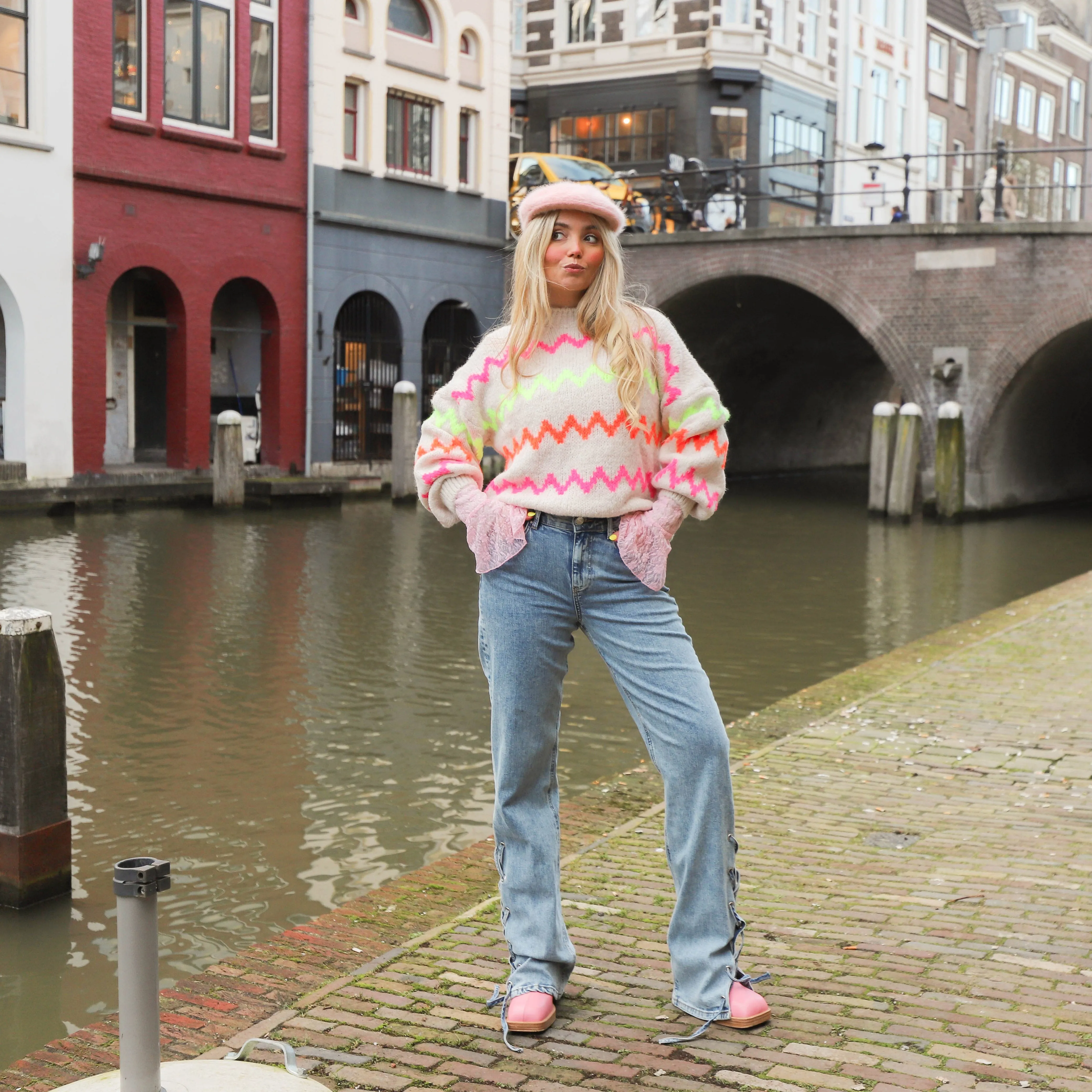 Zigzag knit ecru